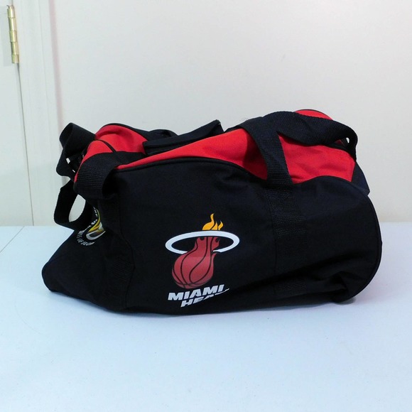 NBA Bags Vintage 200s Miami Heat Duffle Bag Miccosukee Tribe Black